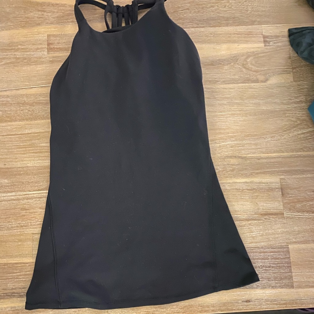 Lululemon size 4 black top